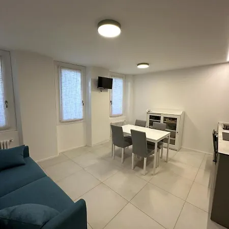 Lejlighed White Lakeside Colonno